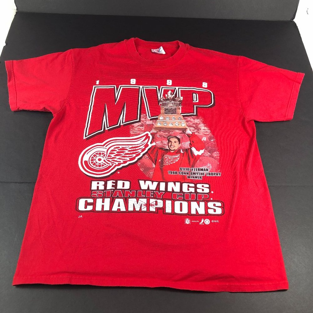 VTG 1998 NHL Champs Steve Yzerman Conn Smythe Winner Shirt Adult Large Red Tee